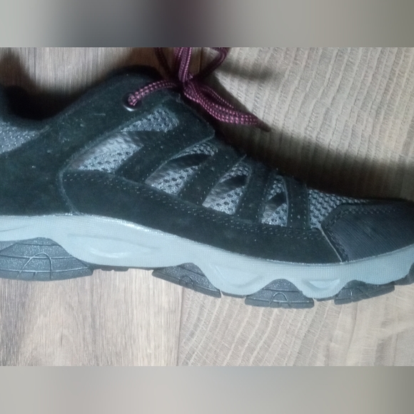 Ozark Trail Grey & Pink Hiking Sneakers Size 6 - Picture 9 of 11